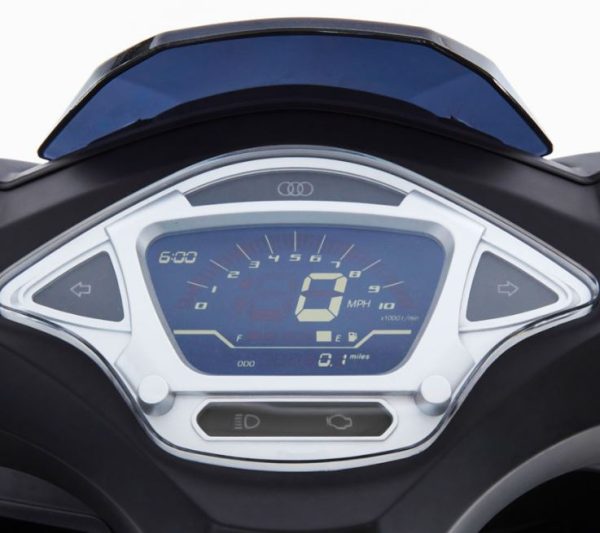 The F11 125cc Scooter Euro 5 EFI In Stock With Free Top Box - Image 3