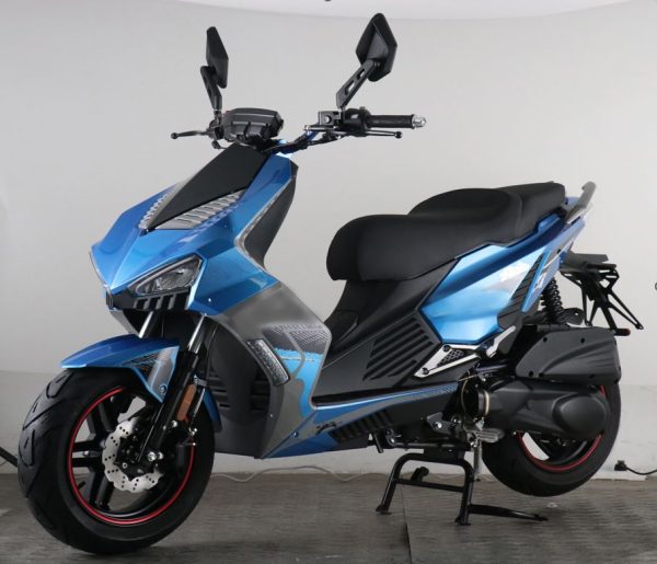 The Stealth 125cc Euro 5 EFi In Stock With Free Rear Rack & Top Box - Image 3