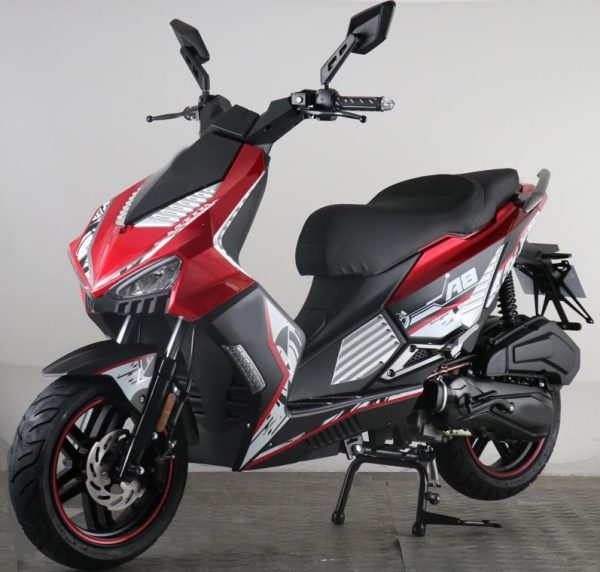 The Stealth 125cc Euro 5 EFi In Stock With Free Rear Rack & Top Box